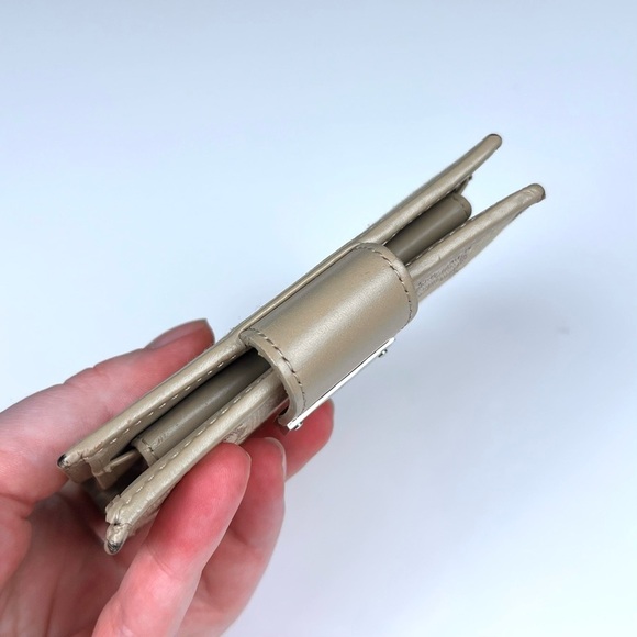 Gucci GG Canvas Beige Bi fold Wallet - Picture 6 of 9